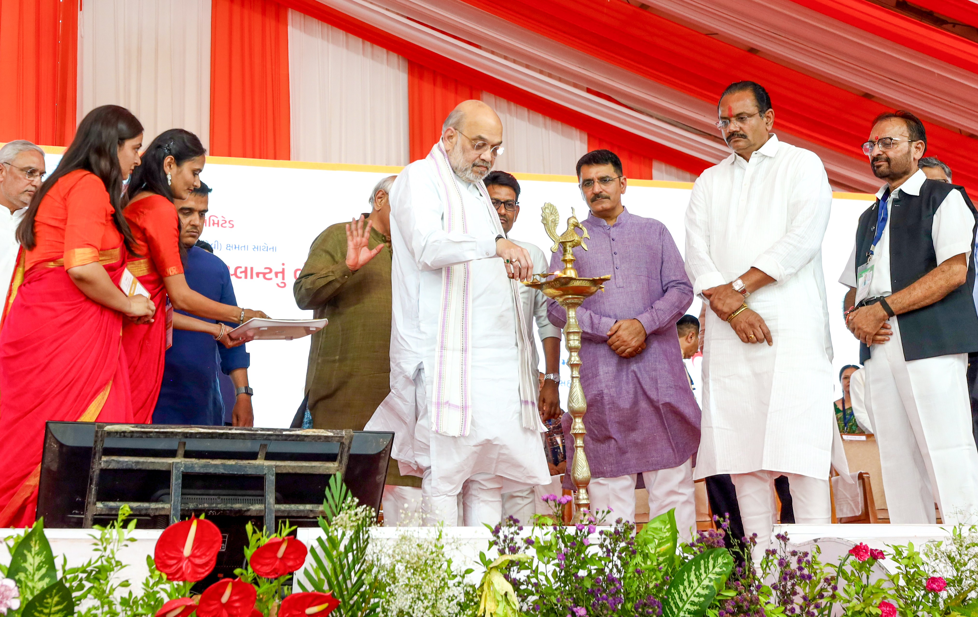 मधुर डेयरी का उद्घाटन